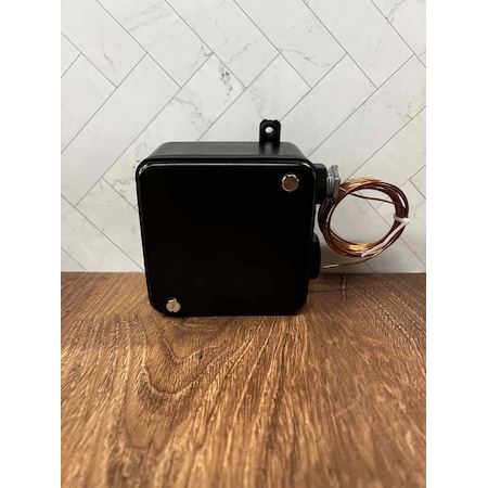 Johnson Controls Raintight, SPDT 0 Degrees -150 Degrees  16a. at120 VAC-8a. at240 VAC 10 foot cap. M19RT